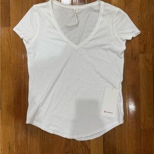 Lululemon Love V tshirt